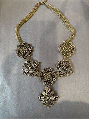 Vintage-Style Gold Floral Statement Necklace
